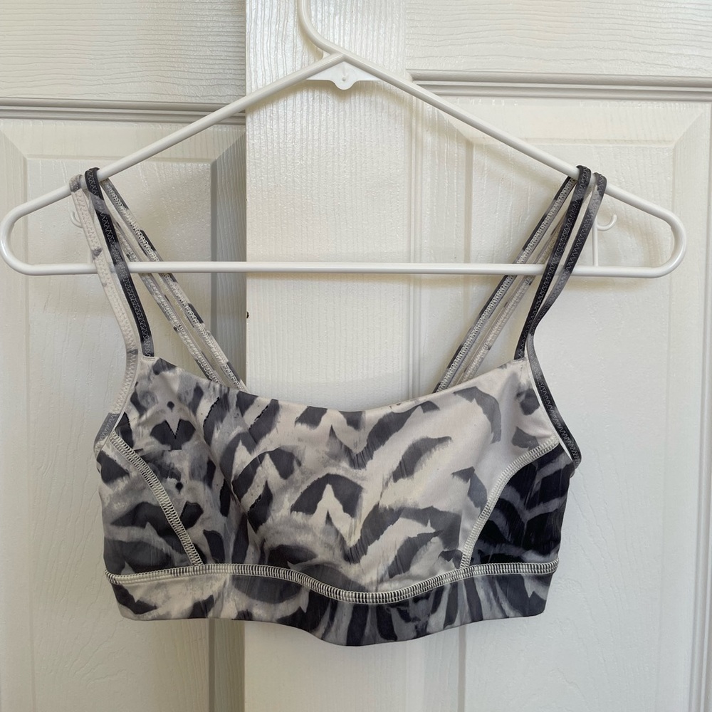 Lululemon sport bras size 6. EUC